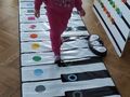 dziewczynka gra na pianinie xxl 1